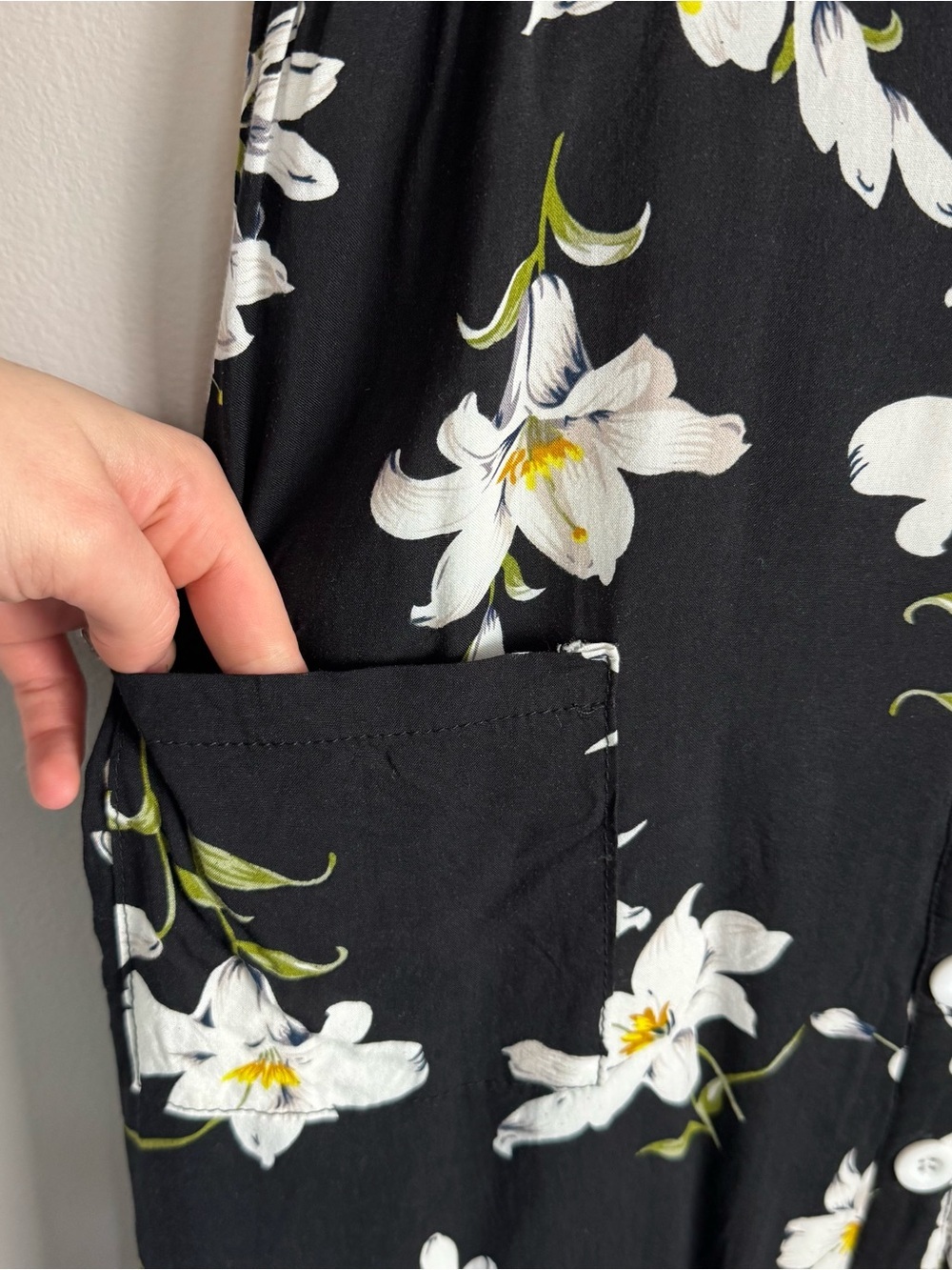 Blooming Jelly Black Floral Spaghetti Strap Midi Dress With Pockets Size M - Picture 6 of 13